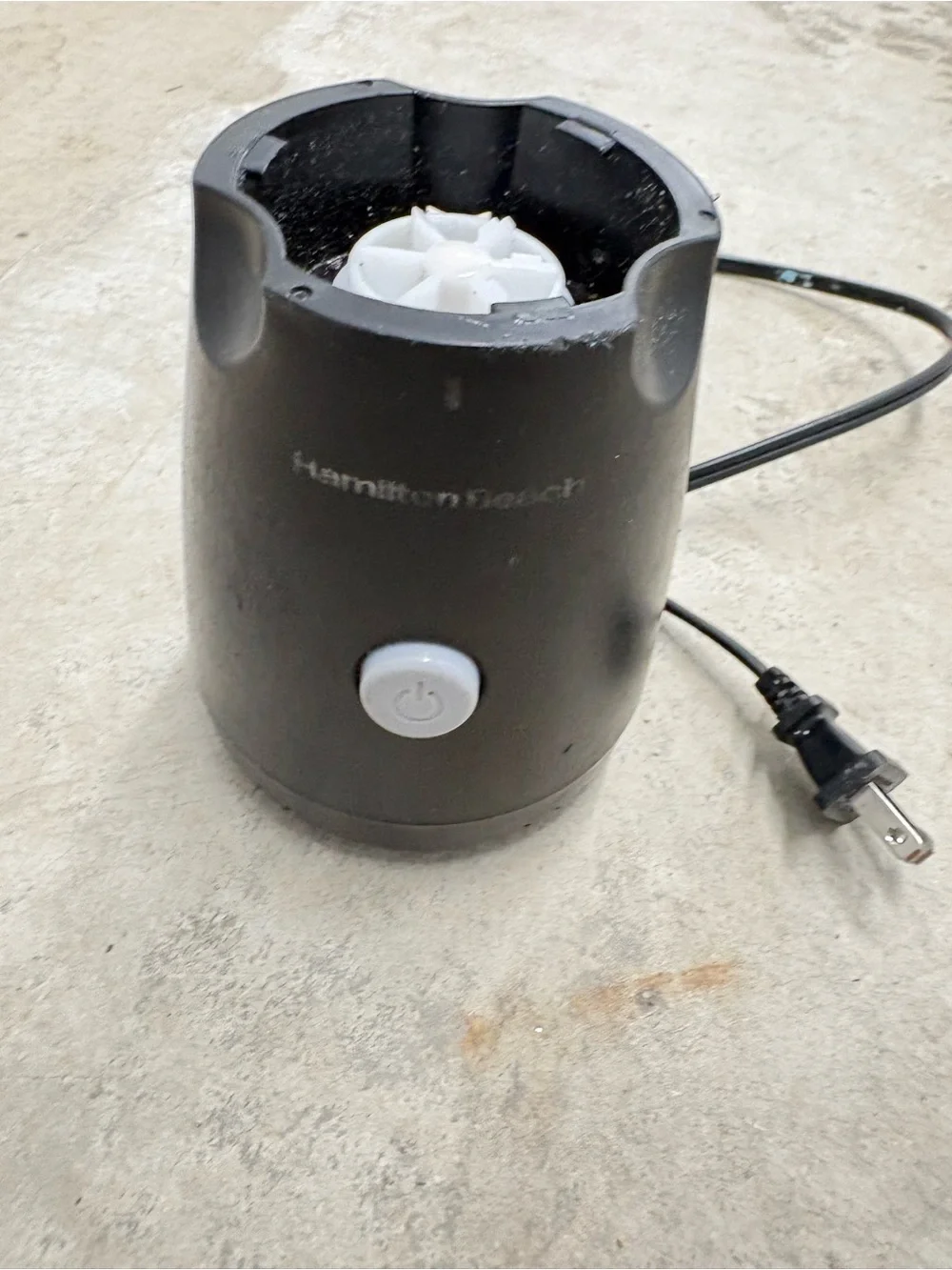 Black motor base for a Hamilton Beach personal blender.